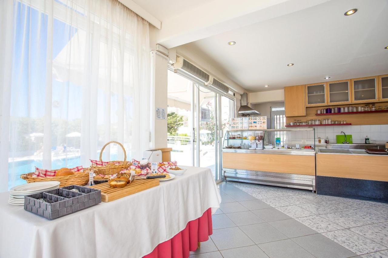 Irinna Hotel-Apartments ファリラキ エクステリア 写真