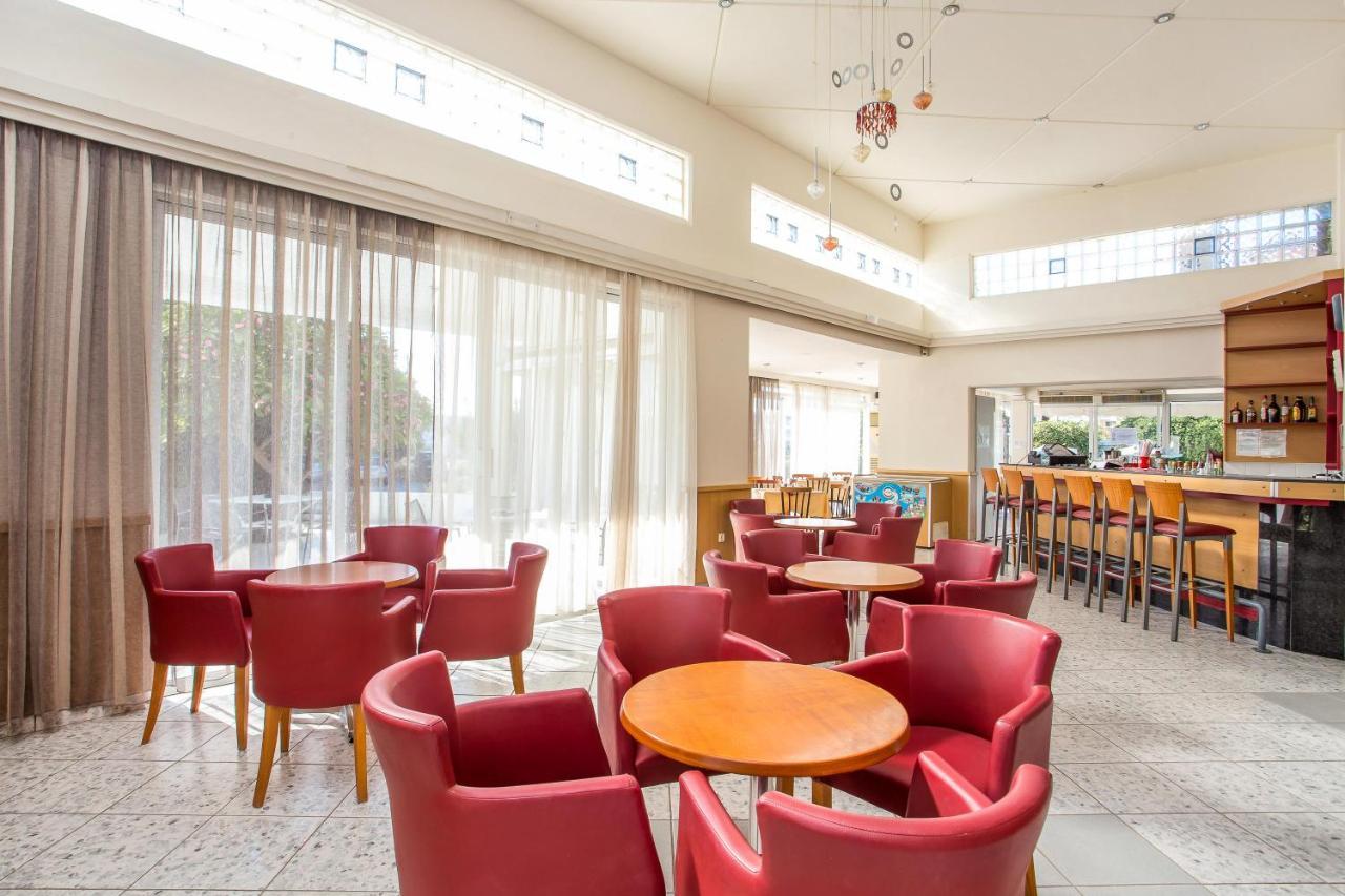 Irinna Hotel-Apartments ファリラキ エクステリア 写真