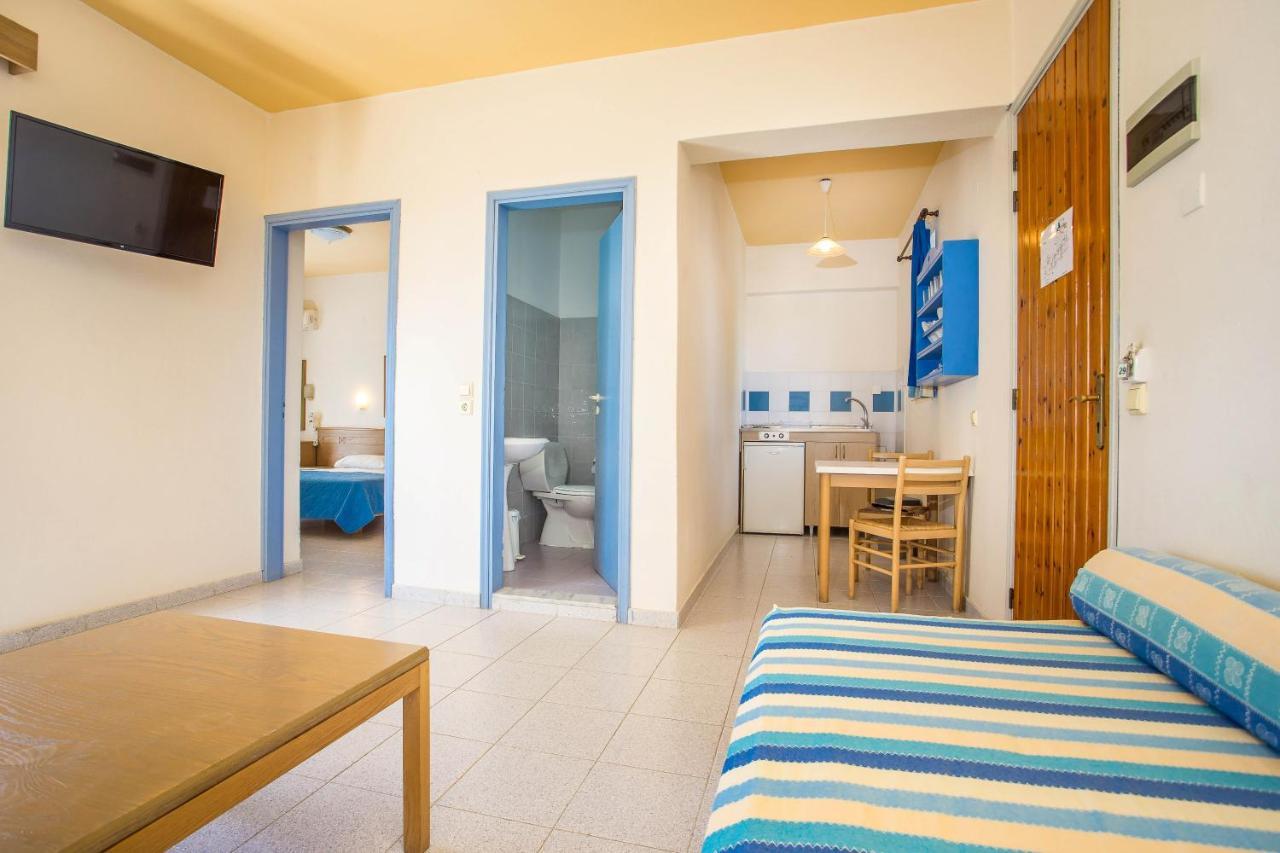 Irinna Hotel-Apartments ファリラキ エクステリア 写真